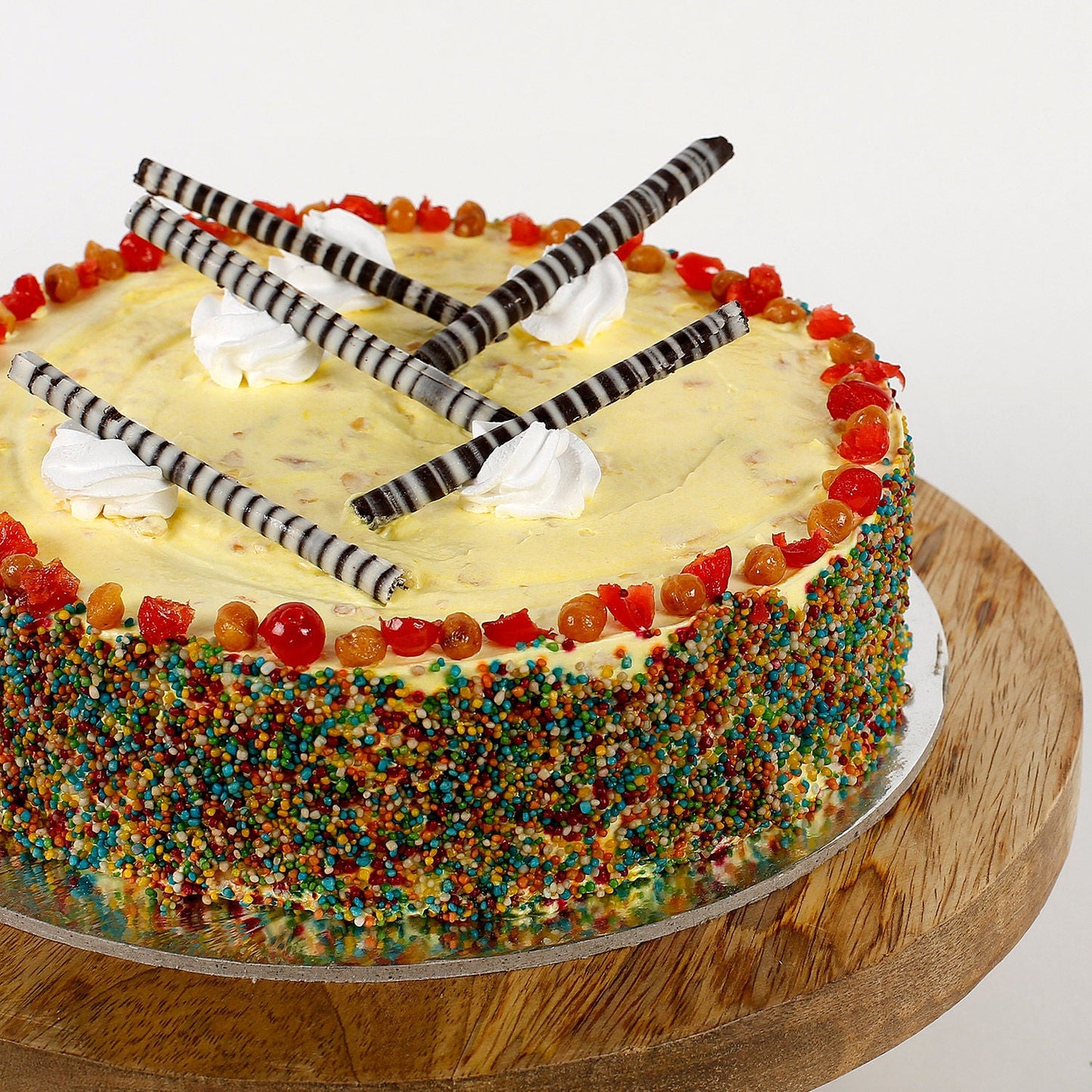 Colored Vermicelli Cream Cake