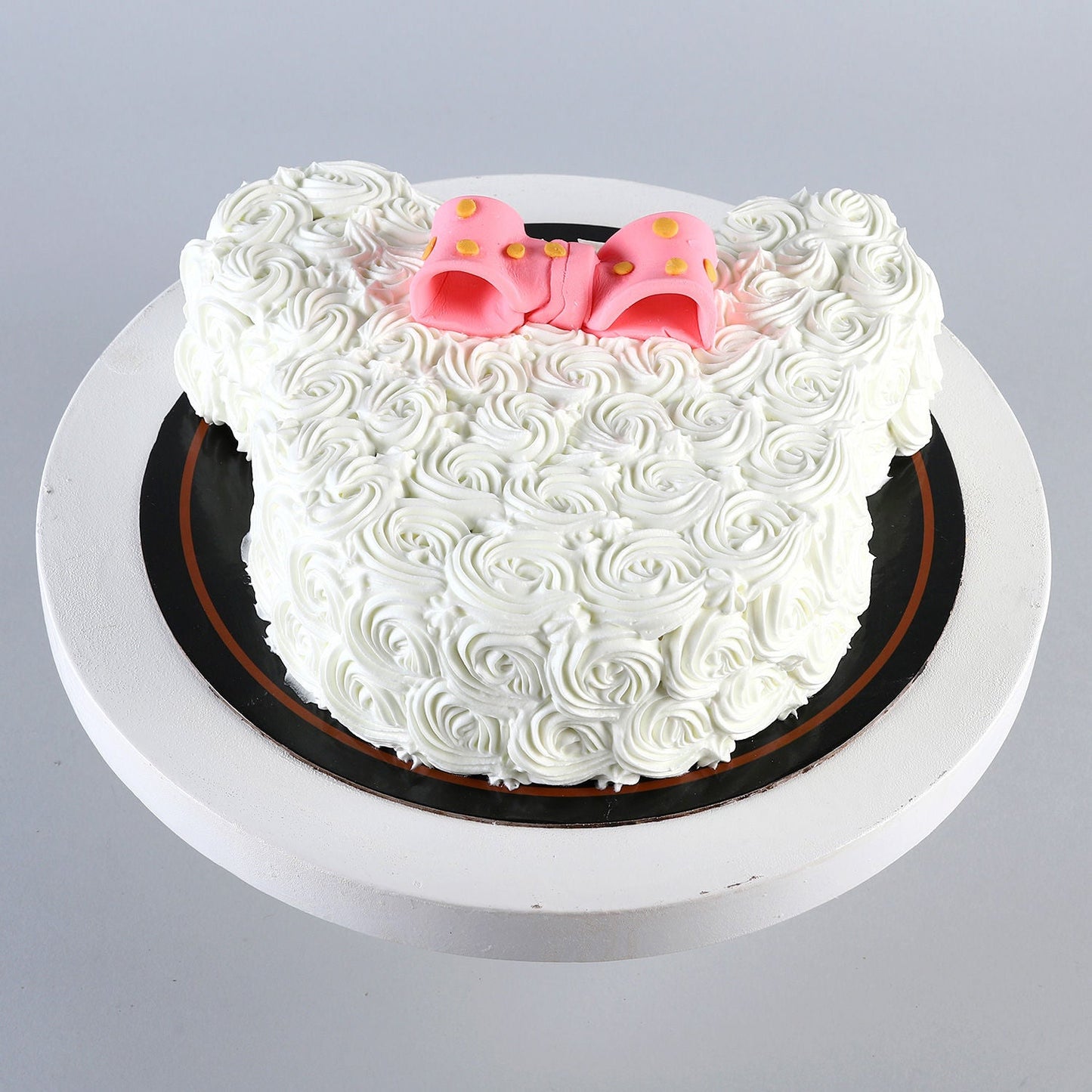 Cute Minnie Mouse Chocolate Cake