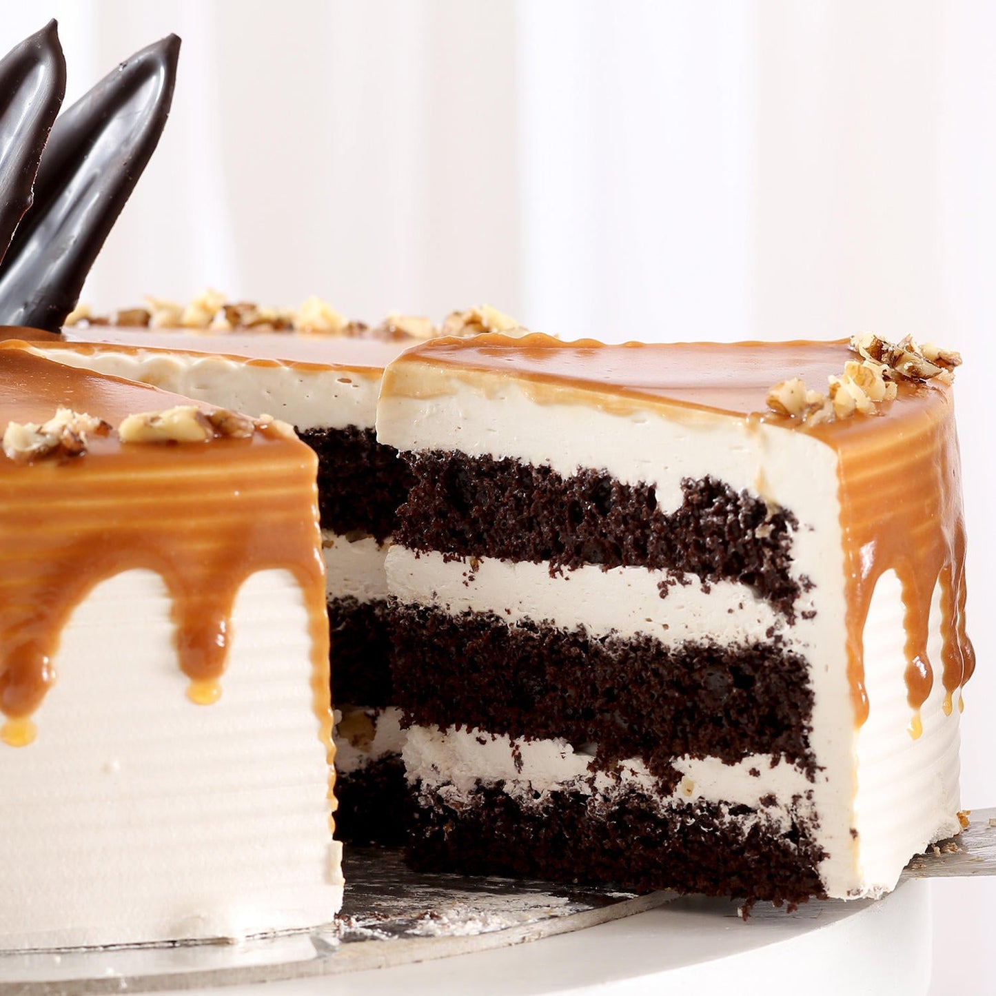 Caramel Walnut Cake