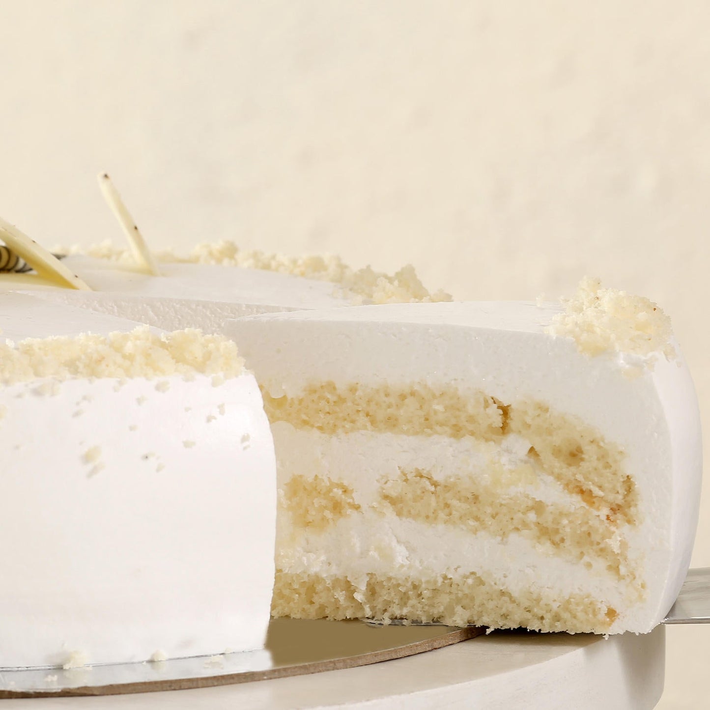 Classic Vanilla Cream Cake