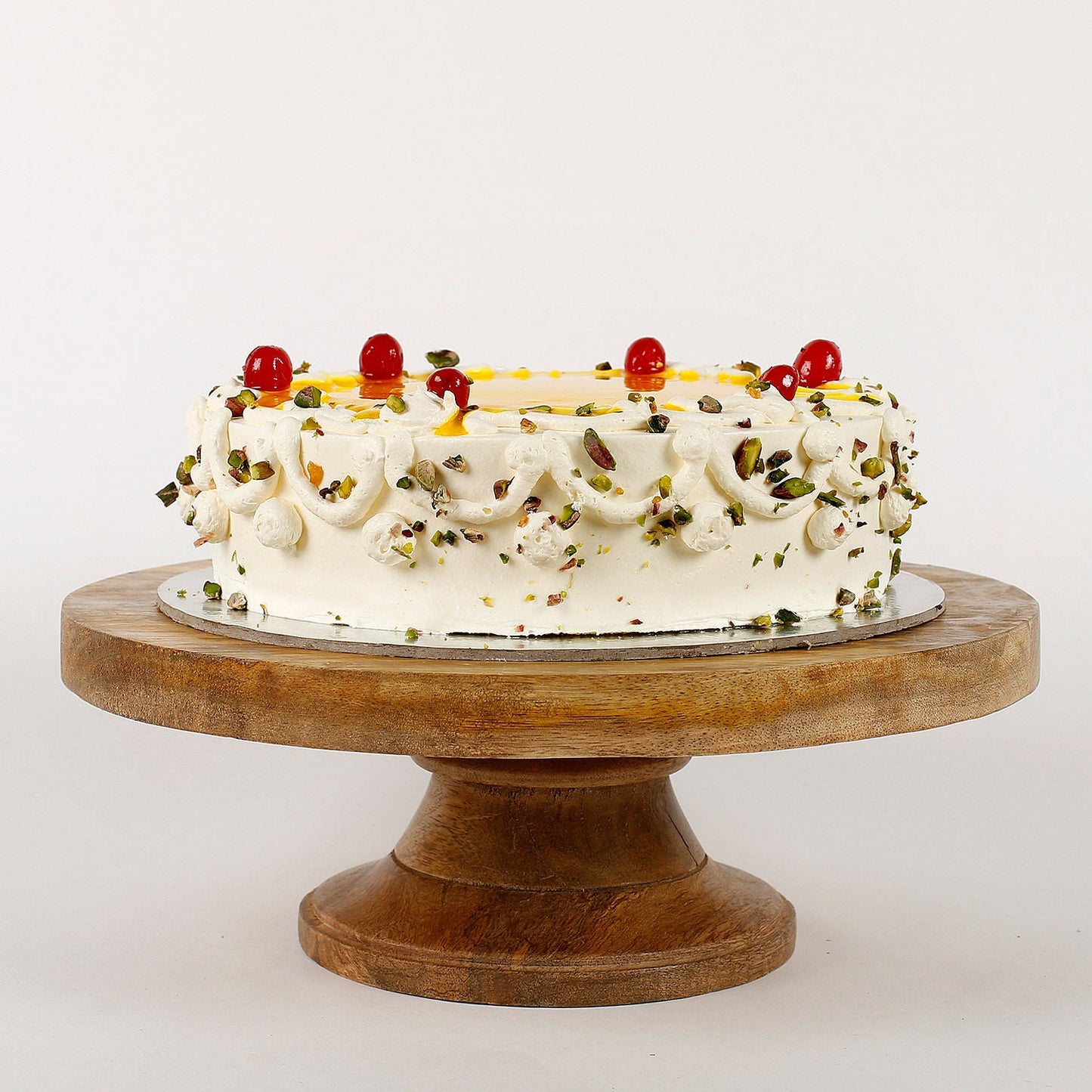 Cream Pista Cake