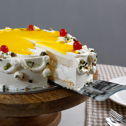 Cream Pista Cake